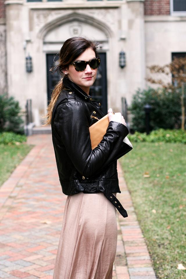 皮夹克配裙子 时尚达人们这么穿都美翻了