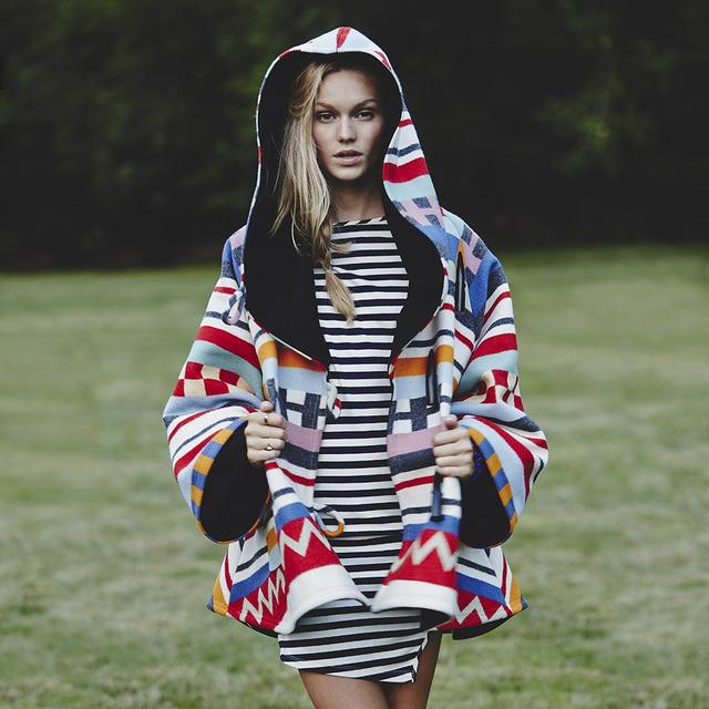 优衣库和爱马仕合作款斗篷啊