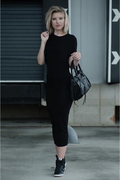 连身长裙配平底鞋帅你一脸