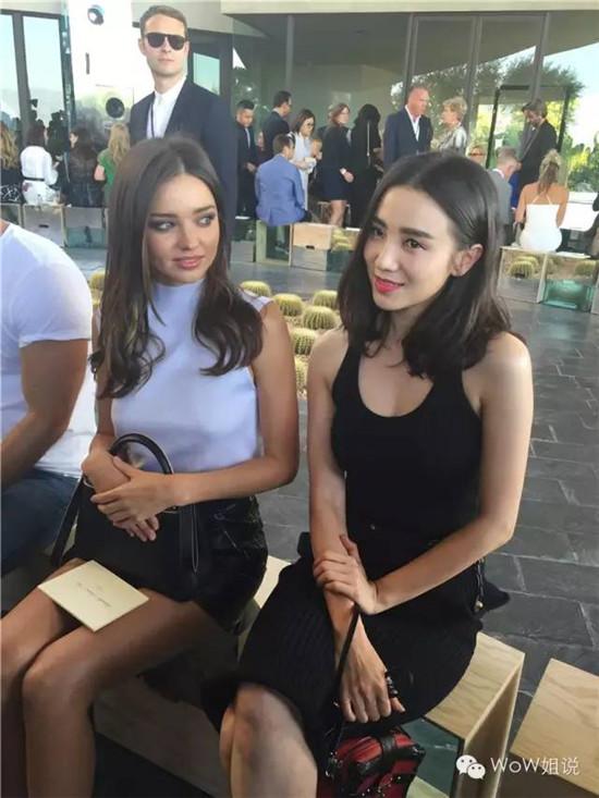 街拍女神宋佳 用短夹克和牛仔裤玩转私服