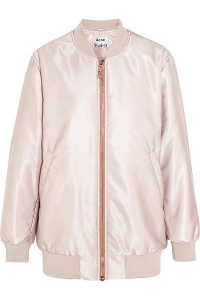 会穿飞行员夹克的女人真的帅呆了