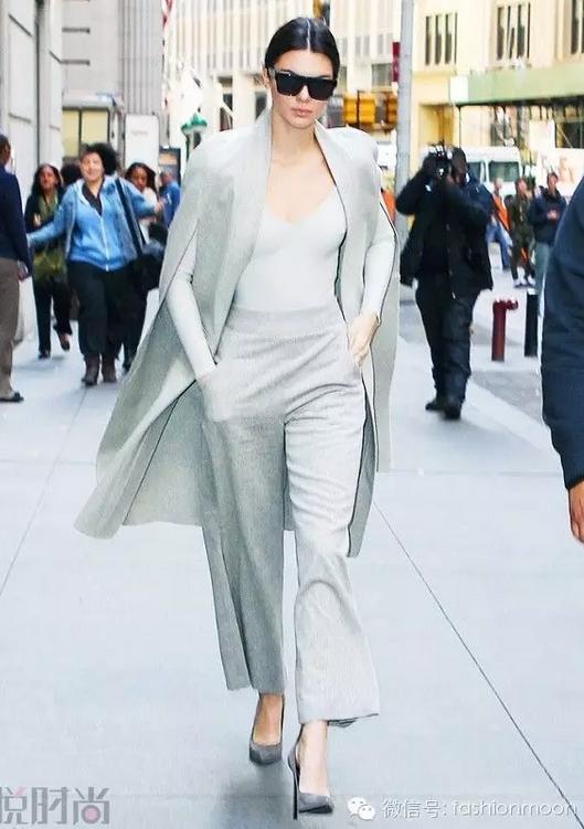 同色系穿搭，时髦又简单！