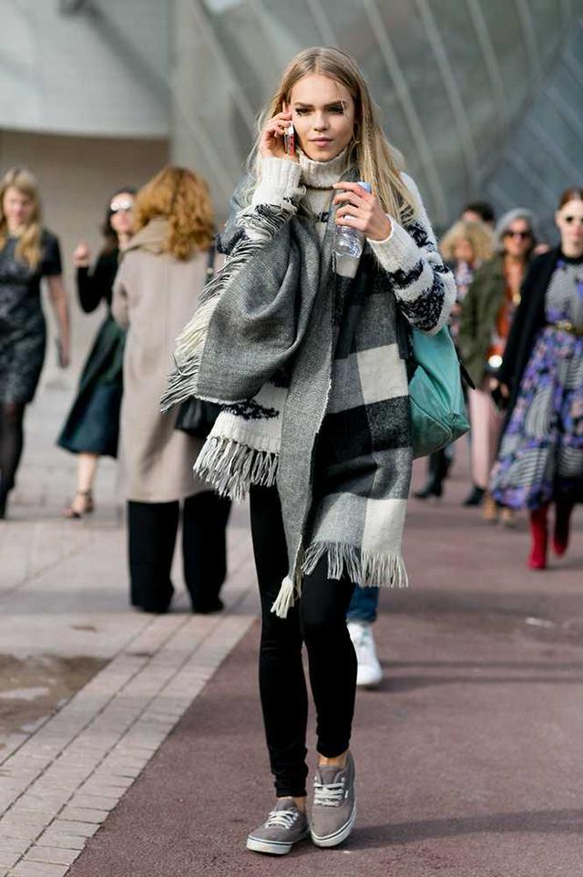 时髦保暖打造黄金比例，一条围巾满足你的N个愿望！