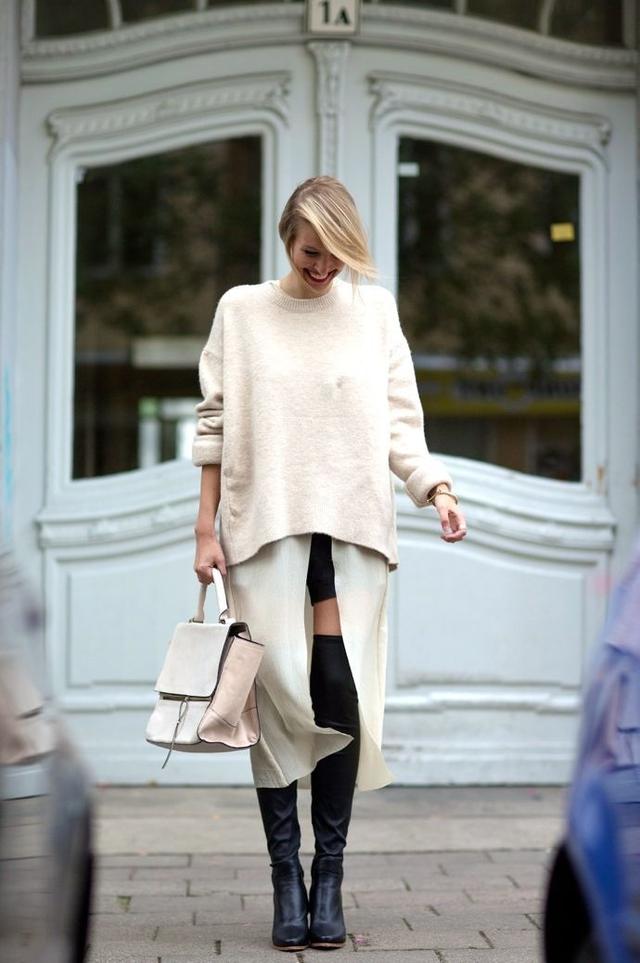 过膝长靴配高开衩裙 明星都在这样搭！