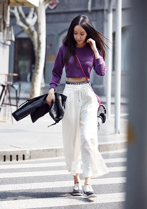 紧身上衣阔腿裤