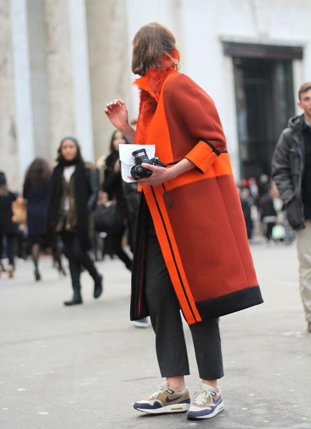 秋天怎么把亮色穿的美？