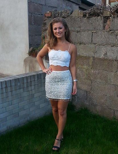 今天穿什么:轻熟女亮片裙怎么搭配?