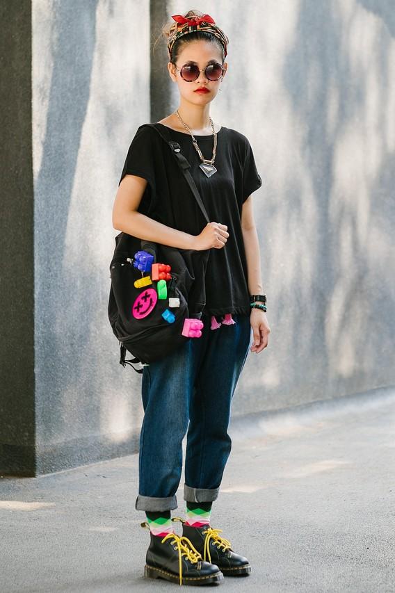 什么？！露一截袜子很流行？