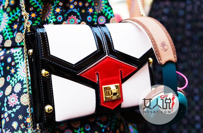 2017春夏时装周街拍包包最抢眼 全是今年新款快来拔草