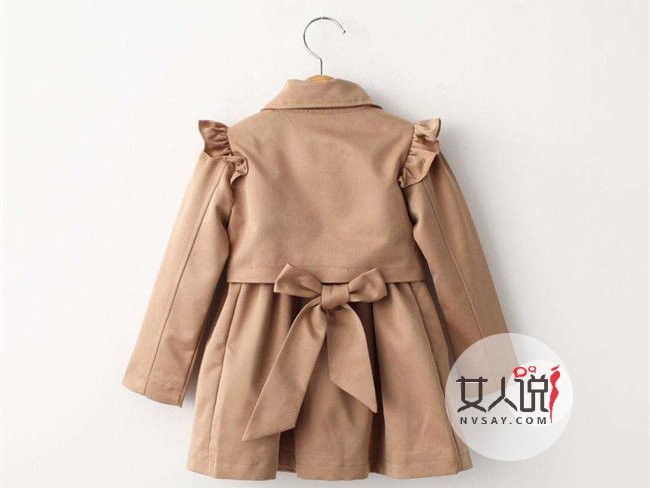 风衣蝴蝶结的系法图解 让酷酷的风衣增加可爱少女风