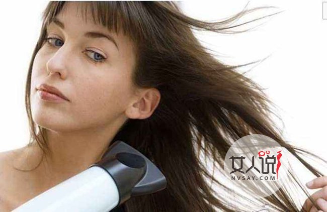护发精油的正确用法 拯救干枯开叉还你一头顺发