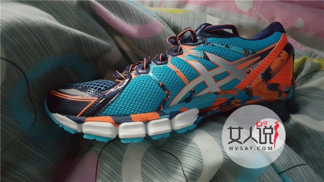 牛仔裤配什么鞋好看 拒绝沉闷穿出不同牛仔风格