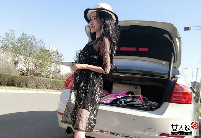 碎花连衣裙搭配裤子可以吗 时尚夏季迷你碎花裙显女神范