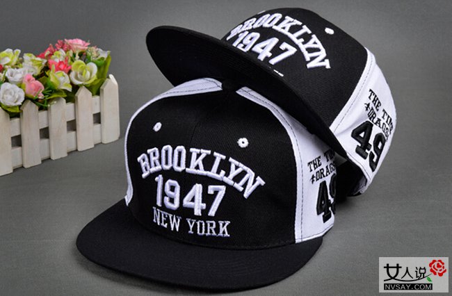 嘻哈平沿帽  一款平凡的嘻哈平沿帽也能让你戴帽子时尚感来