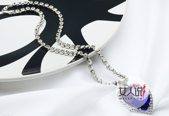 适合女孩戴的项链图片 配戴上这些项链瞬间显高级