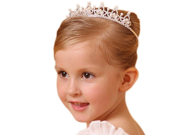 小女孩发型绑扎方法 五种小女孩甜美发型绑扎妈咪必学