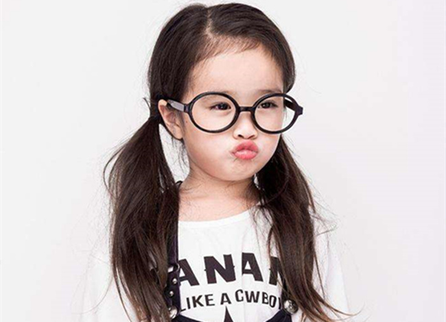 小女孩发型绑扎方法 五种小女孩甜美发型绑扎妈咪必学