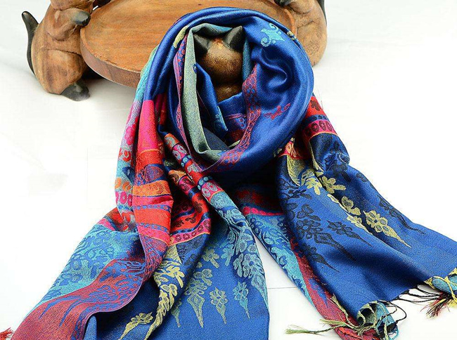 女士围巾的各种围法 很有feel的几种围巾围法女神们学学呗