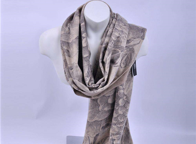 女士围巾的各种围法 很有feel的几种围巾围法女神们学学呗