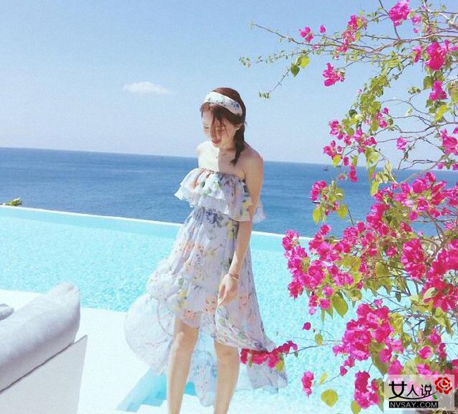 碎花连衣裙怎么搭配 巧用小饰物让你秒变文艺女神范