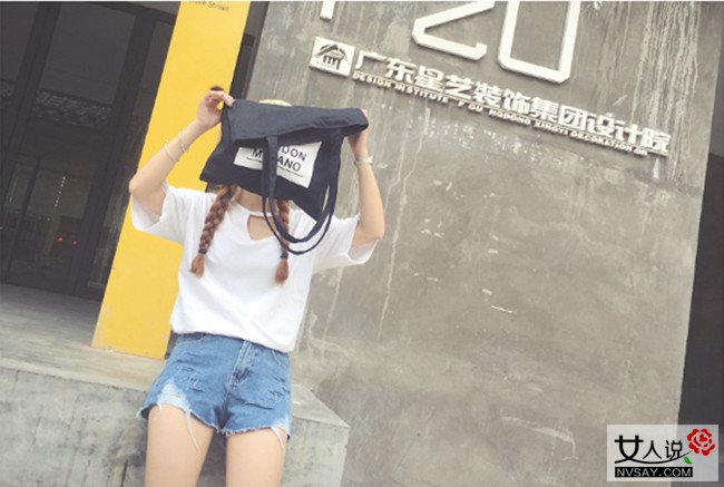 牛仔短裤配什么上衣 潮妞教你潮流搭配术凸显时尚女神范