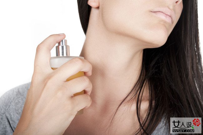 香水怎么喷效果最好 私授正确喷法让香味更加自然的飘散而出