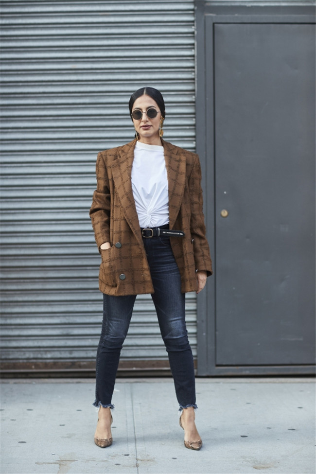 2017秋季服装流行街拍 紧跟时尚精儿脚步玩坏秀场潮流