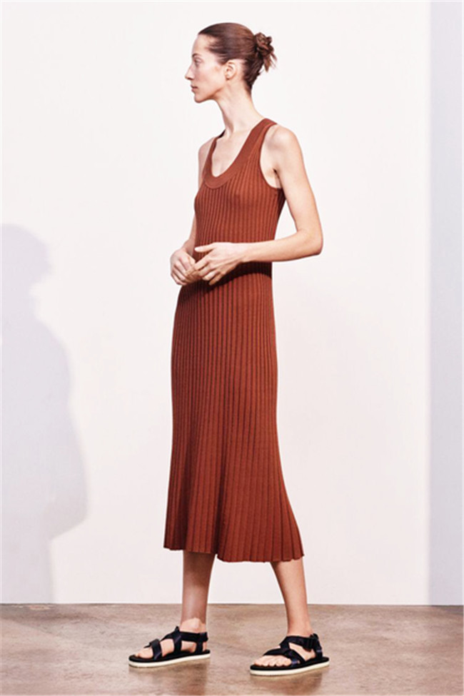 针织裙显胖吗 一条秋冬针织裙穿出又瘦又美风格