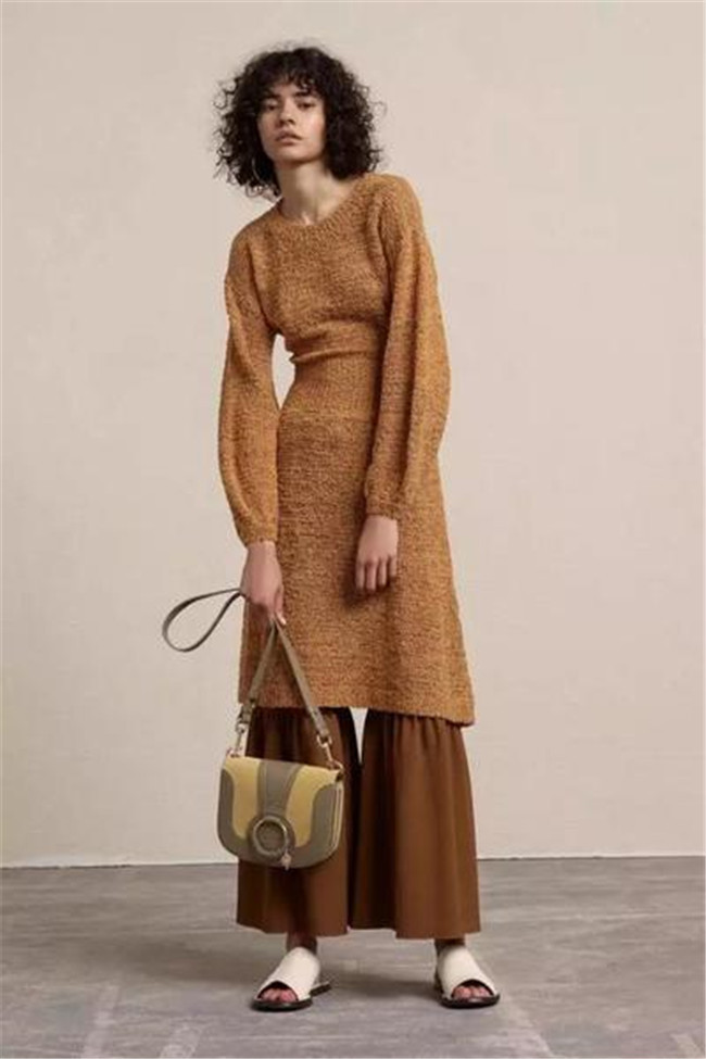 针织裙显胖吗 一条秋冬针织裙穿出又瘦又美风格