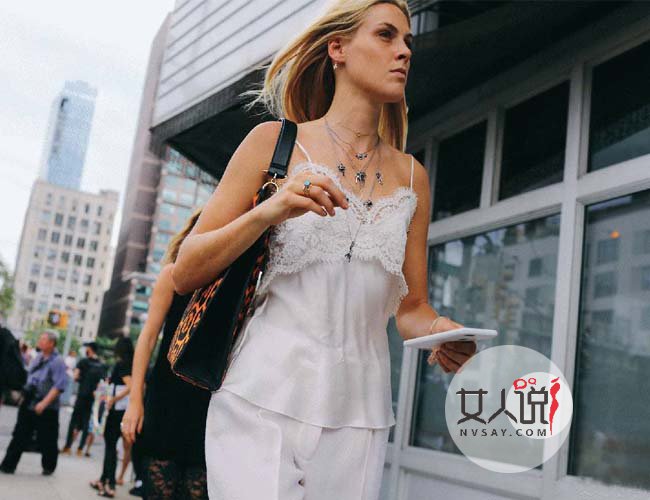 夏日清凉小背心 细带宽带任意凹出透气露肉一夏