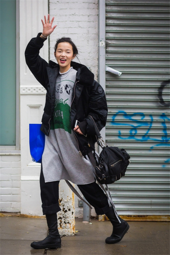 羽绒服配什么裤子好看 如此搭配羽绒服不再臃肿显胖