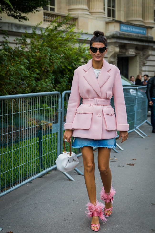 屁股大的女生穿什么好看 学习街拍达人完美遮住臀部肉肉