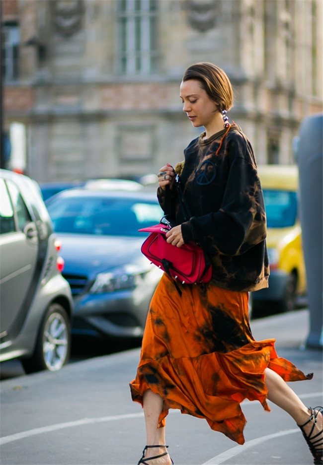 肩膀宽适合穿卫衣吗 穿对卫衣变身帅气无比小仙女