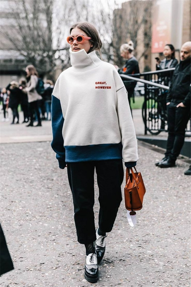 肩膀宽适合穿卫衣吗 穿对卫衣变身帅气无比小仙女