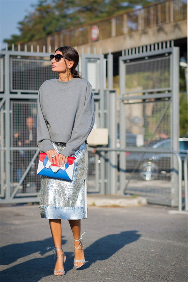 肩膀宽适合穿卫衣吗 穿对卫衣变身帅气无比小仙女