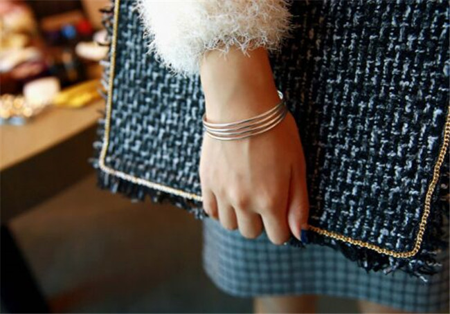 女孩冬天戴什么首饰 选对最chic首饰为自己锦上添花