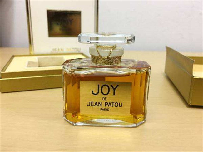 好闻的女士香水排行 8款好闻复古香水给你迷人嗅觉感受