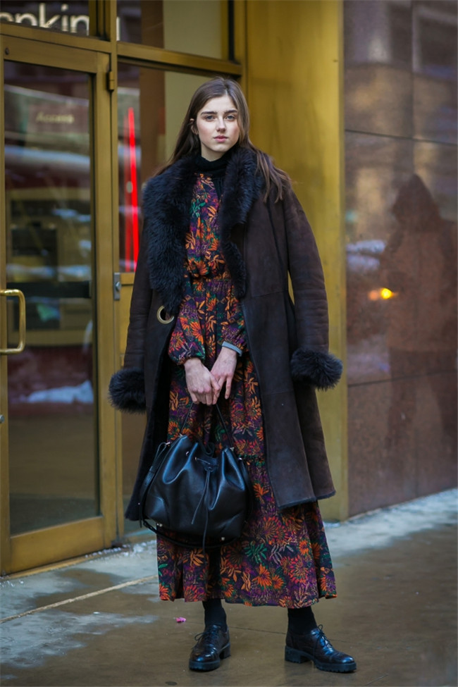 冬天穿裙子怎么搭配 小仙女冬天穿裙子的扮靓小巧搭