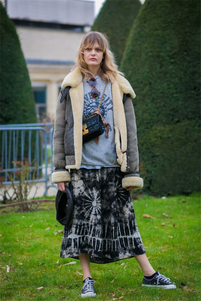 冬天穿裙子怎么搭配 小仙女冬天穿裙子的扮靓小巧搭