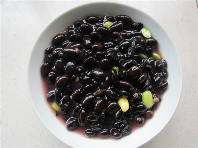 黑豆泡醋能治白发吗 乌发效果时间会给出最佳答案