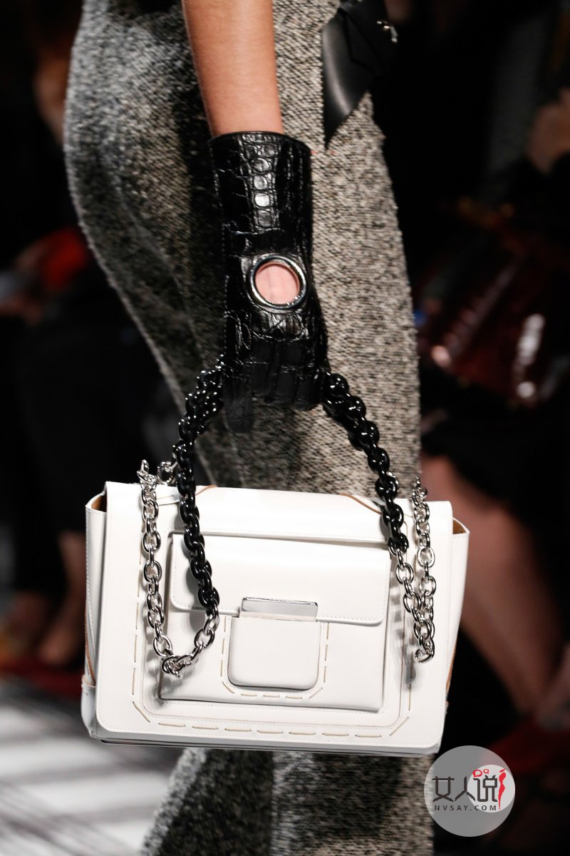 喜欢大牌?那还不去看看Balenciaga?