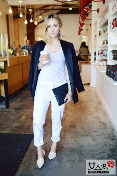 黑色小西装怎么搭配最好 欧美街拍达人助你一臂之力