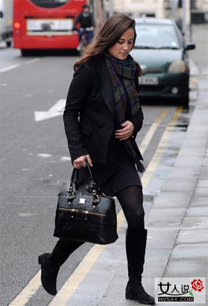 黑色小西装怎么搭配最好 欧美街拍达人助你一臂之力