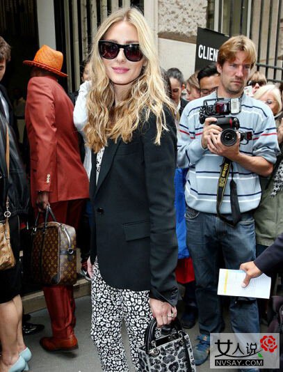 黑色小西装怎么搭配最好 欧美街拍达人助你一臂之力