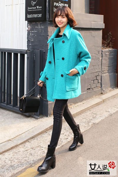 亮色大衣搭配指南 摆脱沉闷成为寒冬街头最靓丽的风景线