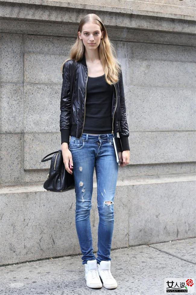 破洞牛仔裤怎么搭配好看 让街拍明星潮人教你最chic的搭法