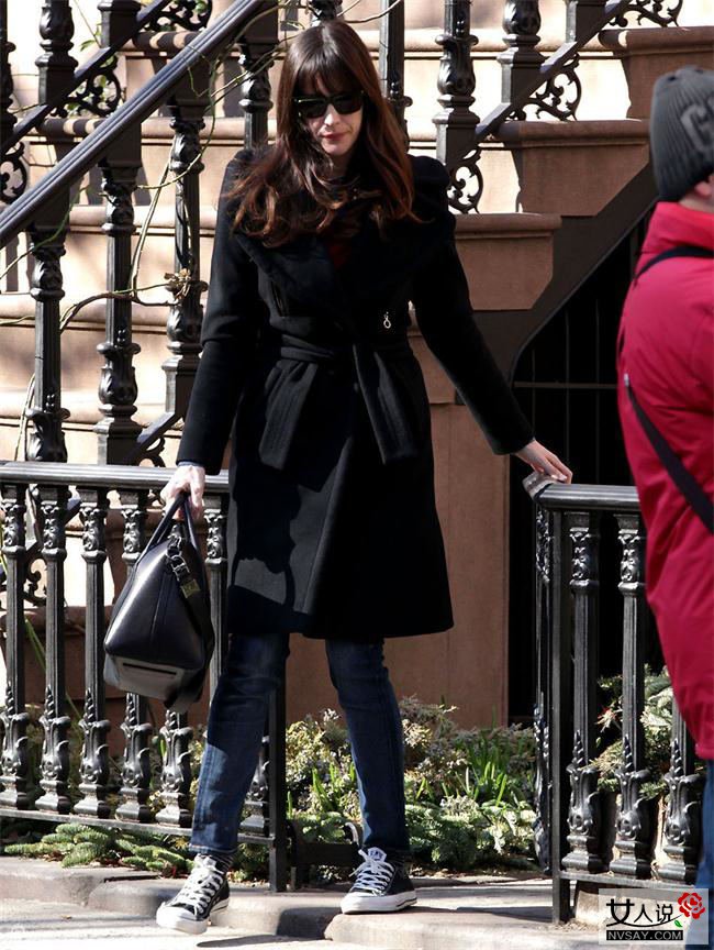 街拍牛仔裤搭配LOOK 时髦吸睛颇有大牌风范