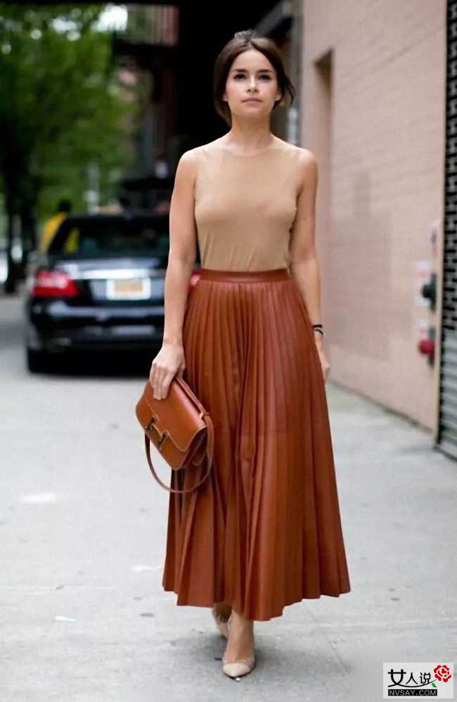 街拍潮人演绎半身长裙穿搭术 让你分分钟从人群中脱颖而出