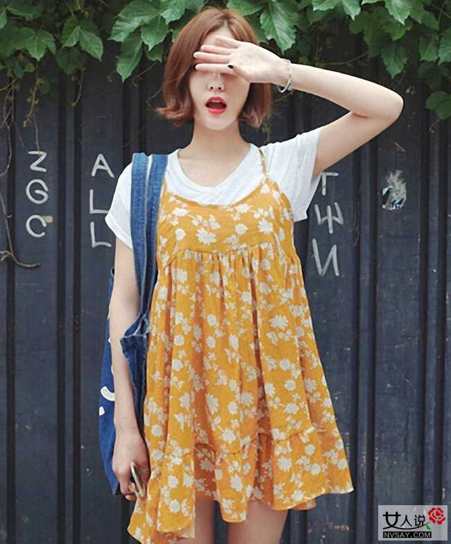 吊带连衣裙怎么搭配 跟潮妞学既清爽又时髦