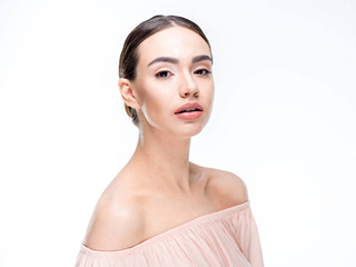 胸口长痘痘怎么消除 快速消痘还原洁白无暇美肌